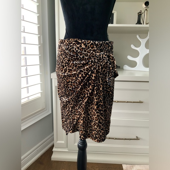 FORMULA JOVEN Leopard Cross Over Fabric Plush Skirt Women’s Size 28” - Picture 3 of 16
